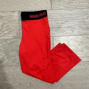 Nike Pro Capri II Women's Compression Tights - Medium - Fusion Red